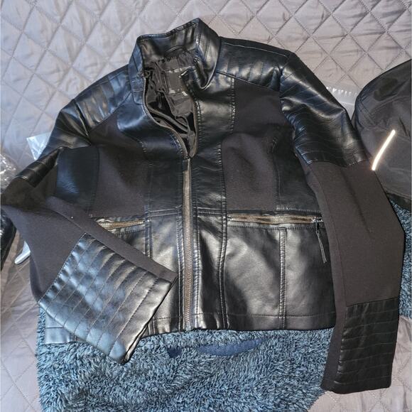 A.N.A. NWT WOMENS LEATHER BIKER JACKET. SIZE MEDIUM . - Picture 5 of 8